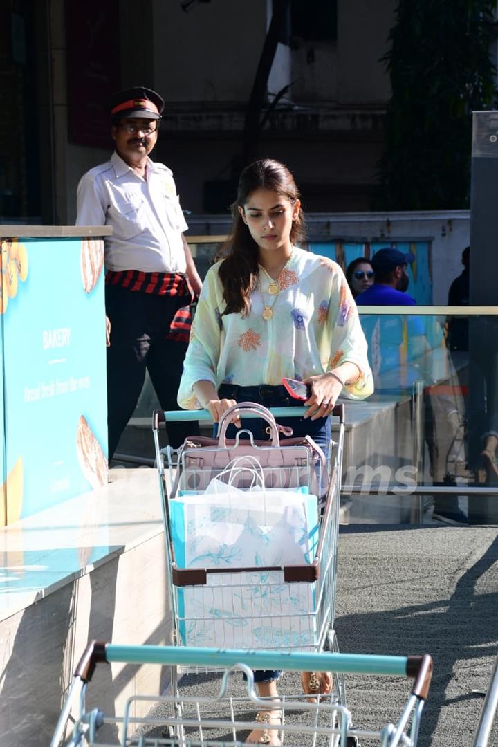 Mira Rajput Kapoor papped during a shopping spree