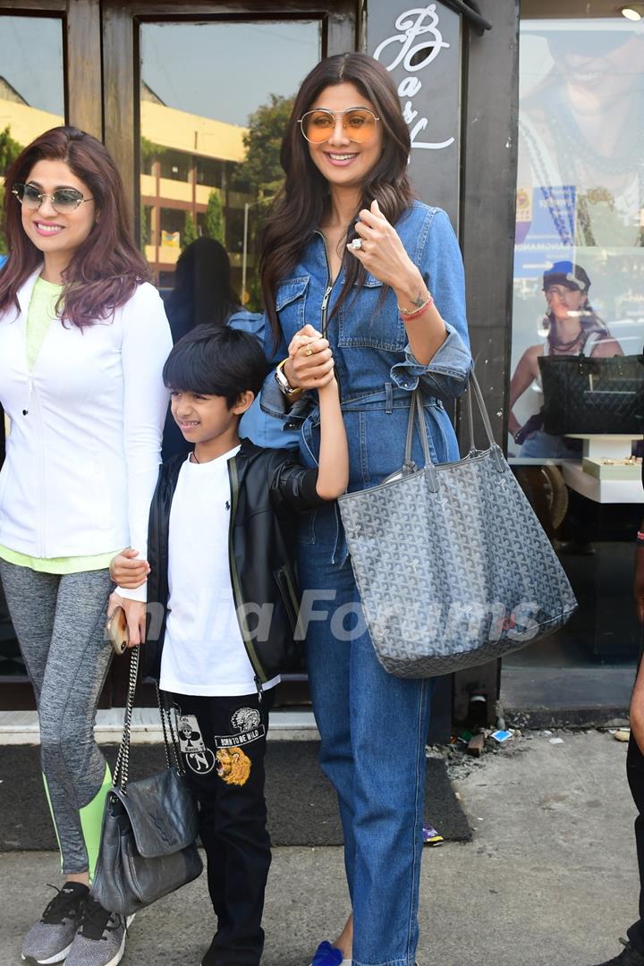 Shilpa Shetty, Shamita Shetty and Viaan papped around the town