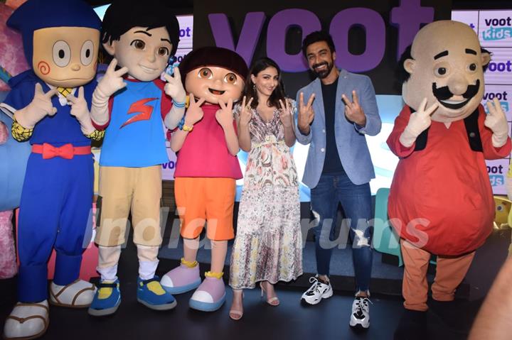 Soha Ali Khan and Ashish Chowdhry snapped at Voot's launch