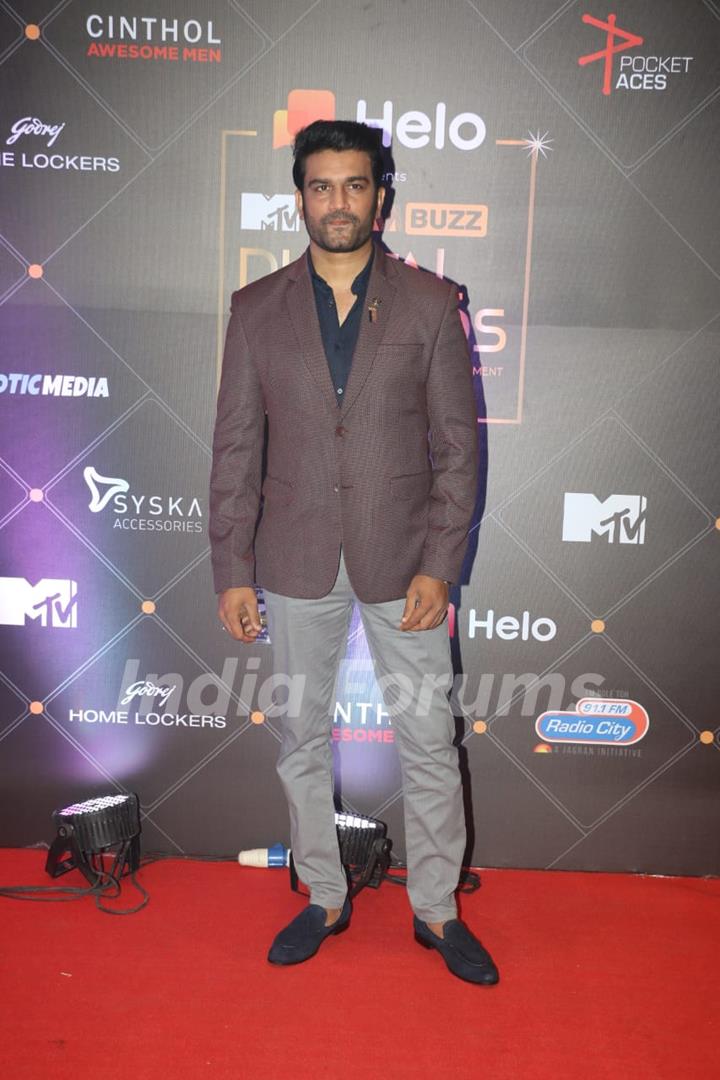 Sharad Kelkar papped at MTV Digital Awards