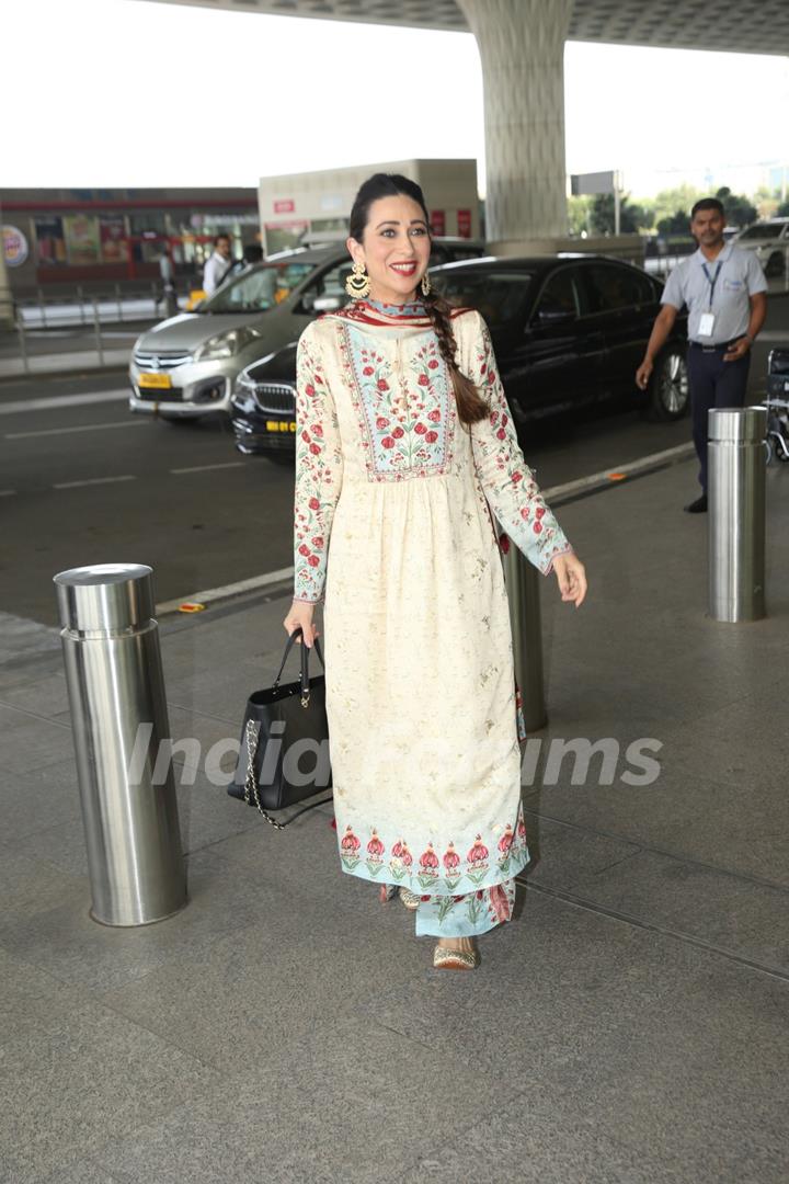 Karisma Kapoor papped at airport