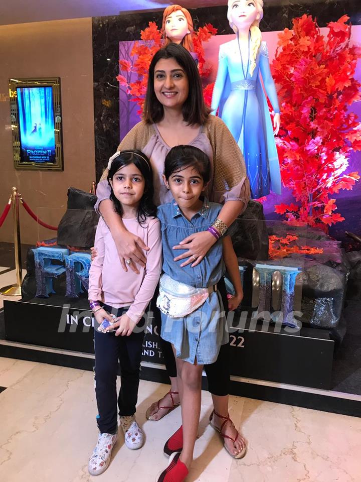 Juhi Parmar with kids