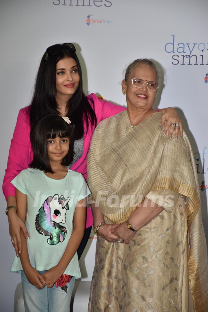 Aishwarya Rai Bachchan snapped at Srcc Hospital with mother and daughter Aaradhya Bachchan for an event!