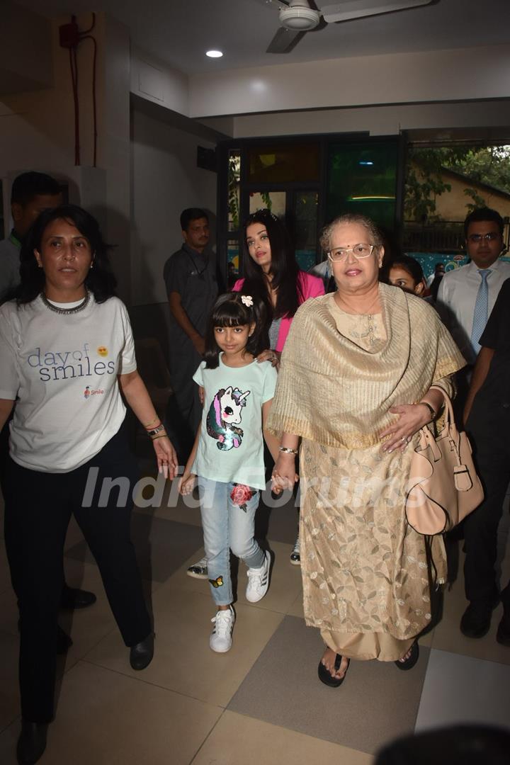 Aishwarya Rai Bachchan snapped at Srcc Hospital with mother and daughter Aaradhya Bachchan for an event!