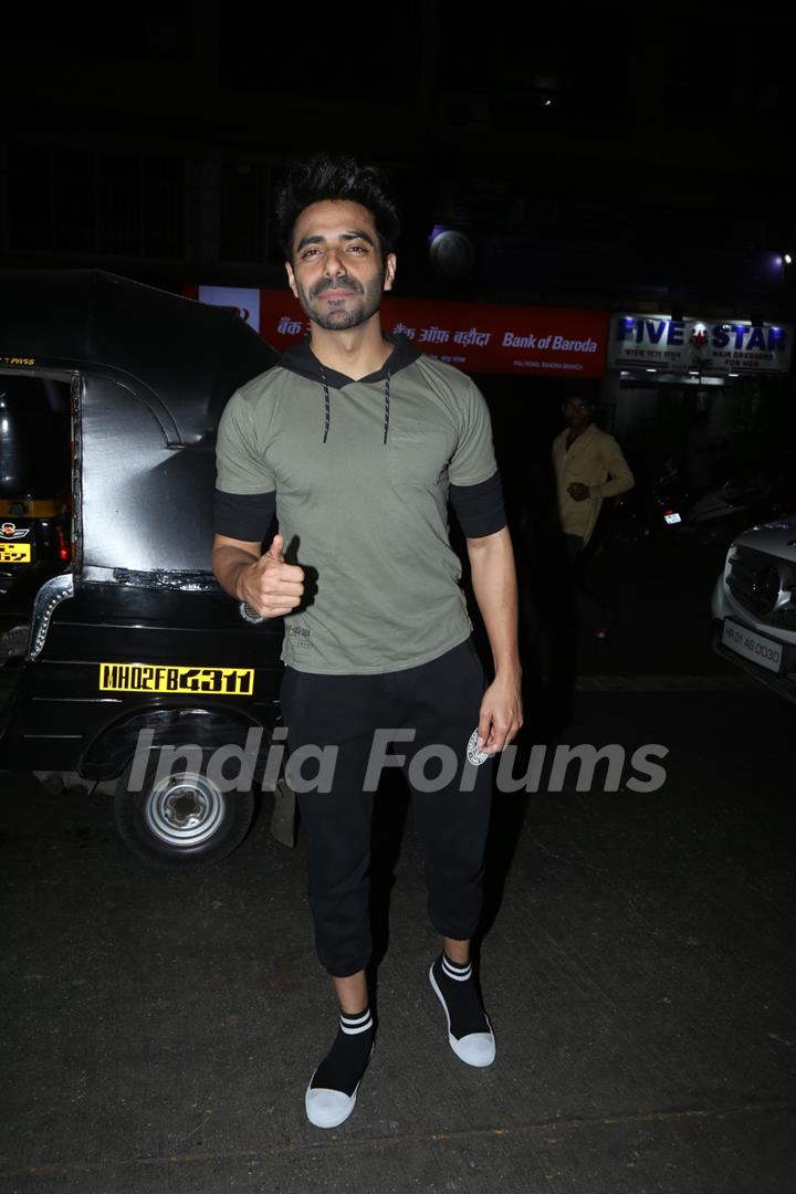 Celebrities snapped at Lean Kitchen by Maya