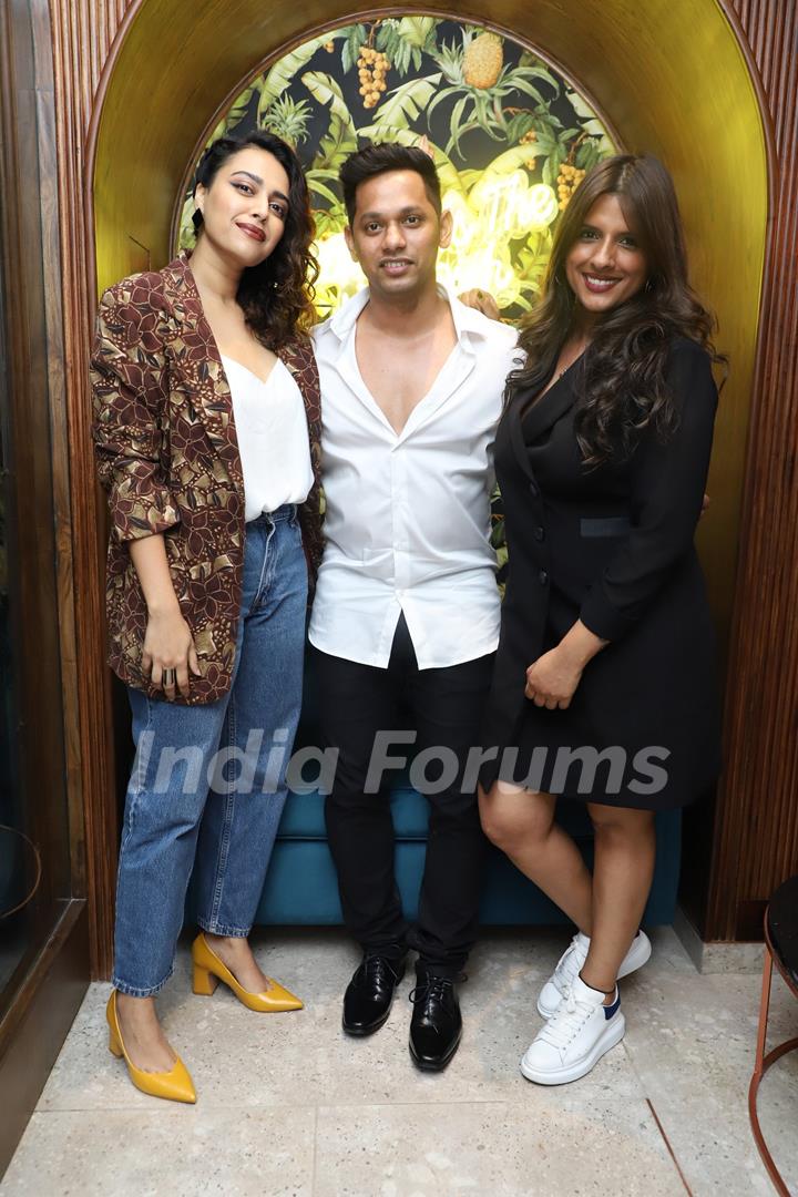 Celebrities snapped at Lean Kitchen by Maya