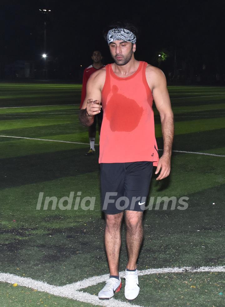 Ranbir Kapoor spotted playing football