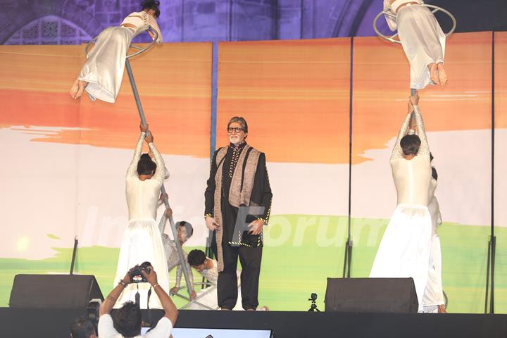 Amitabh Bachchan pays tribute to 26/11 Martyrs!