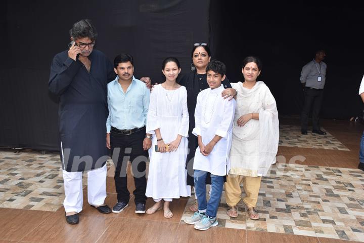 Bollywood celebrities attend the prayer meet of Shaukat Azmi