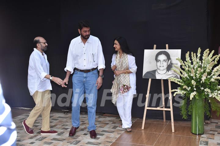 Bollywood celebrities attend the prayer meet of Shaukat Azmi