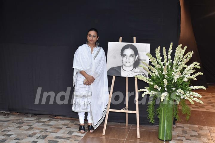 Bollywood celebrities attend the prayer meet of Shaukat Azmi