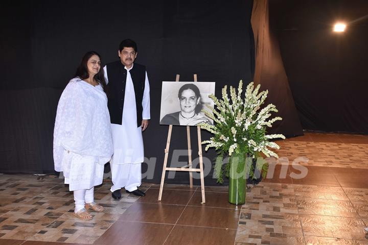 Bollywood celebrities attend the prayer meet of Shaukat Azmi