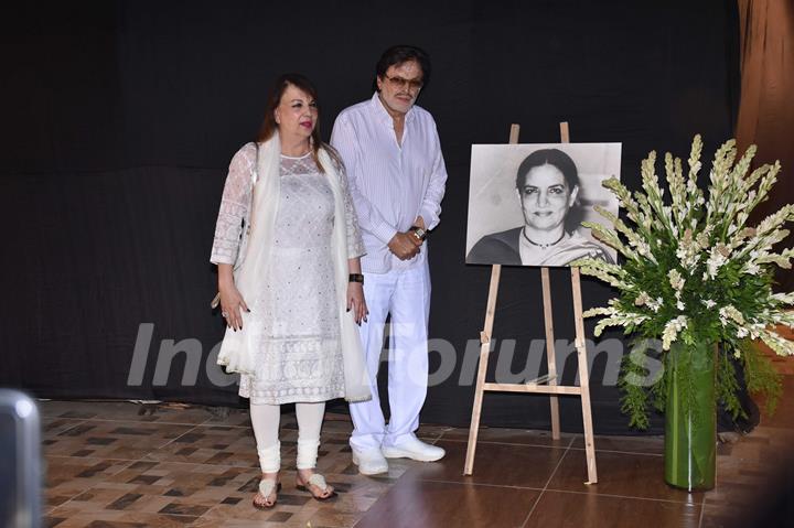 Bollywood celebrities attend the prayer meet of Shaukat Azmi