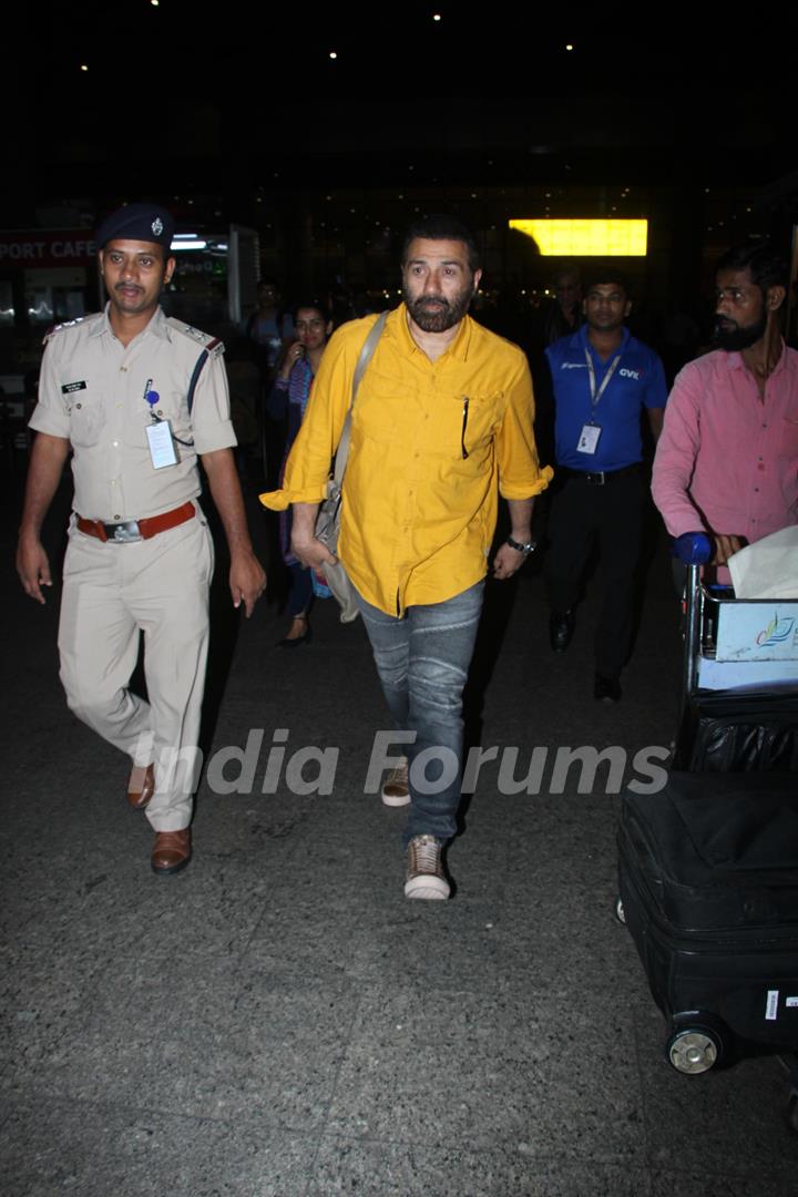 Sunny Deol papped at the airport