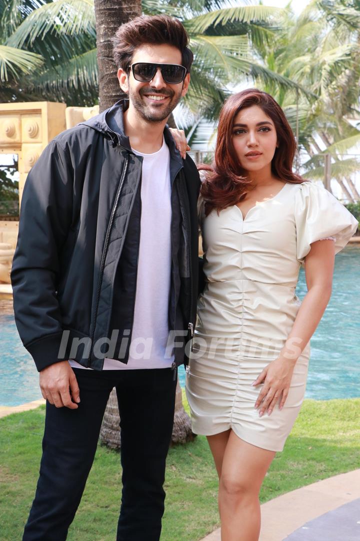 Kartik Aaryan and Bhumi Pednekar promote Pati Patni Aur Woh