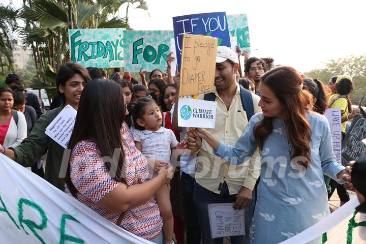 Dia Mirza leads a Climate Change Protest!