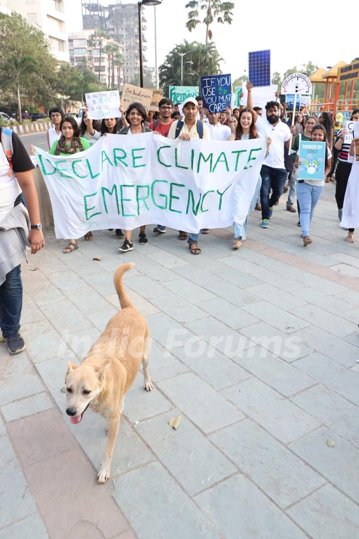 Dia Mirza leads a Climate Change Protest!