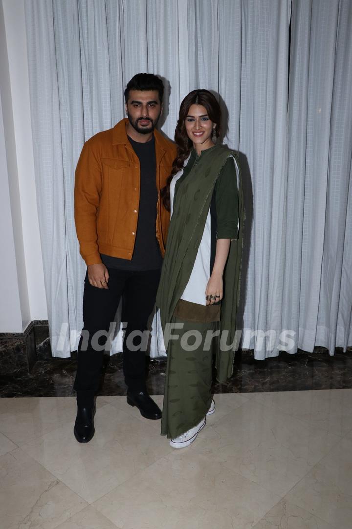 Arjun Kapoor and Kriti Sanon snapped during the promotions of Panipat