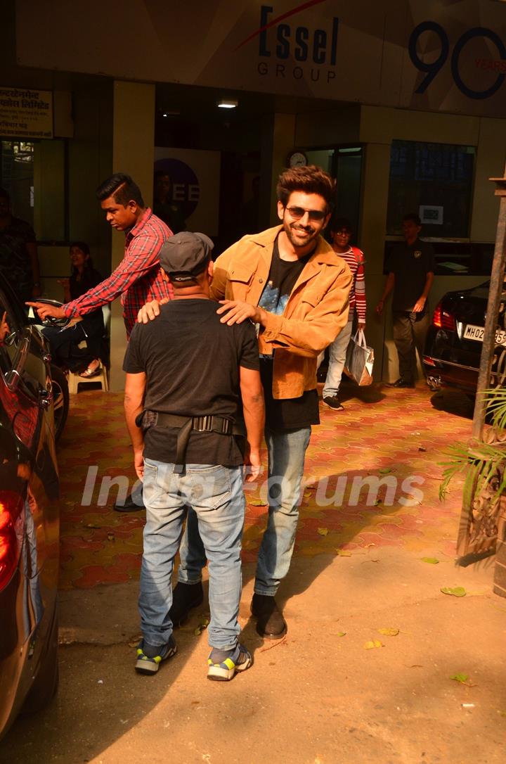 Kartik Aaryan snapped during the promotions of Pati Patni Aur Woh