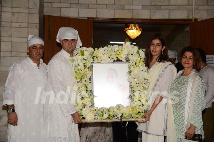 Celebs at the prayer meet of Dabboo Ratnani's deceased mother!