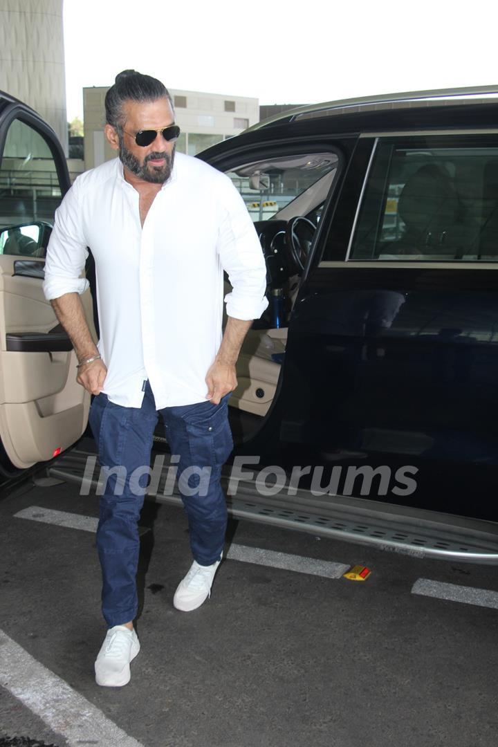 Suniel Shetty snapped at the airport