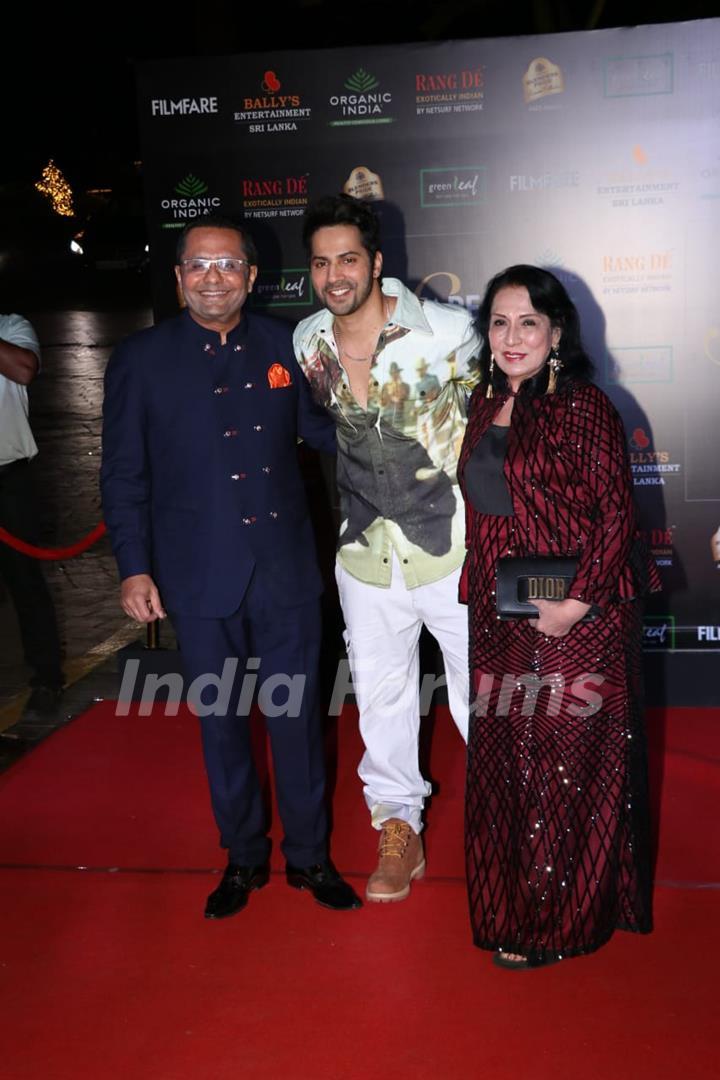 Varun Dhawan papped at the Red Carpet of Filmfare Glamour and Style Awards 2019