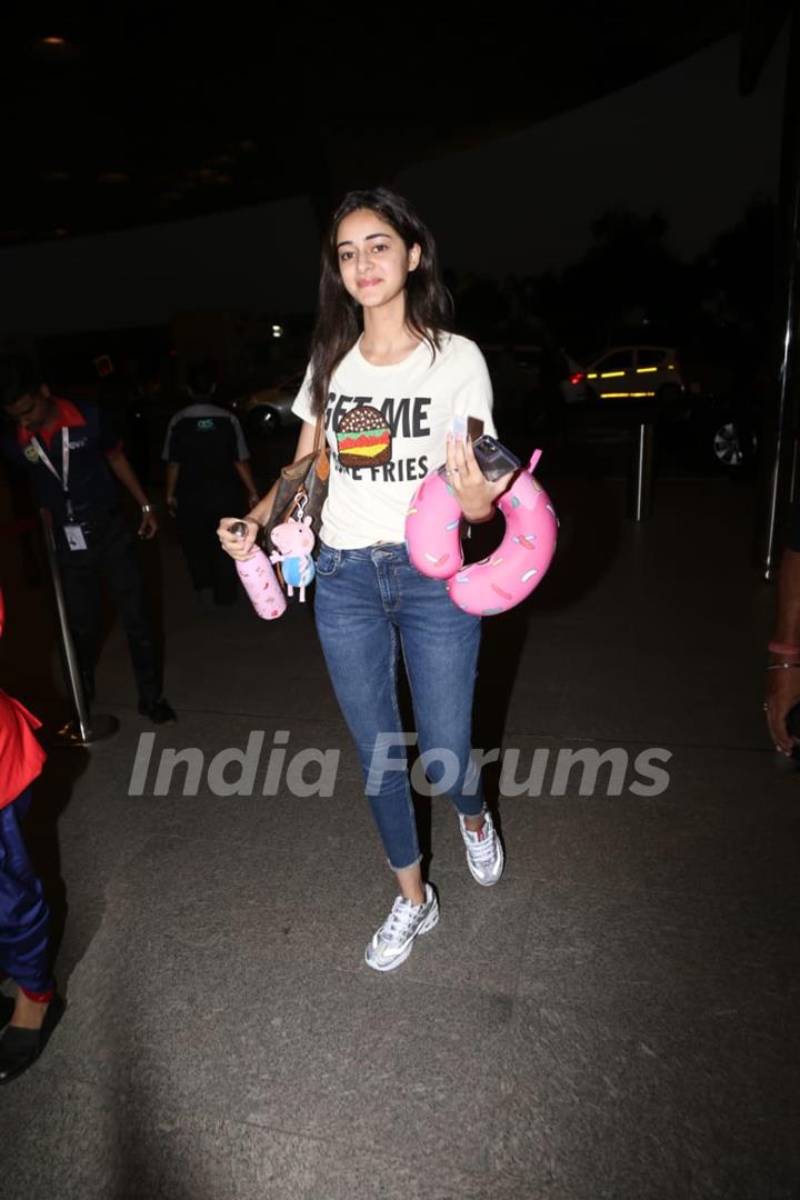 Ananya Panday papped at the airport