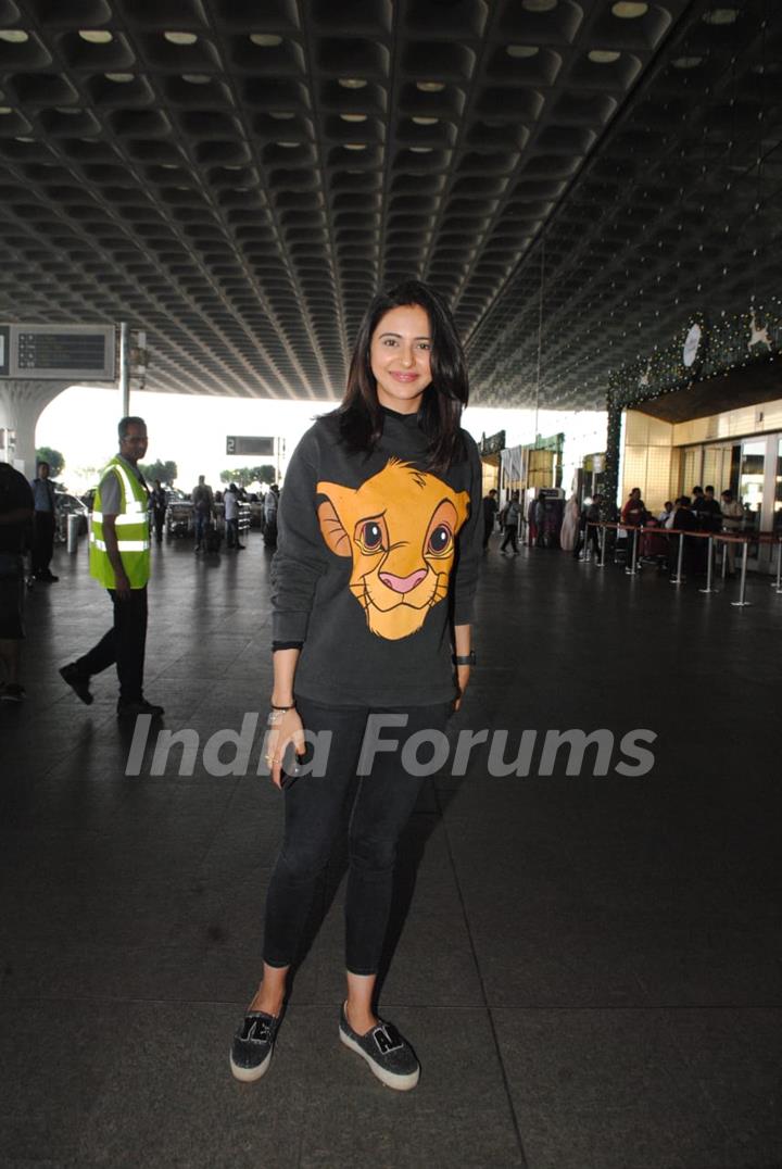 Rakul Preet Singh spotted at Airport