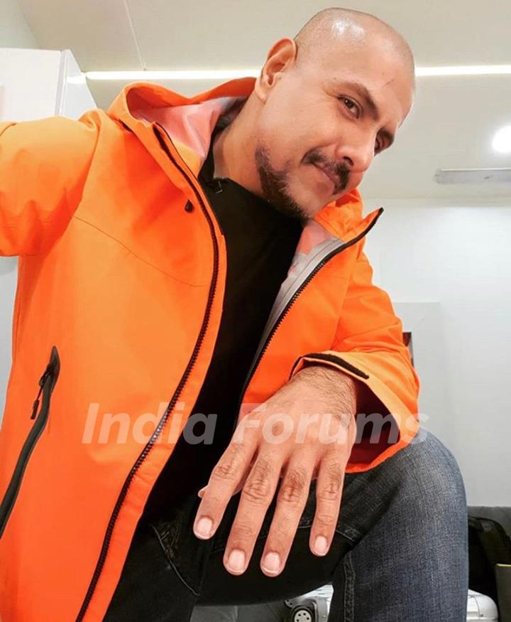 Vishal Dadlani auctions his jackets for education of street kids!