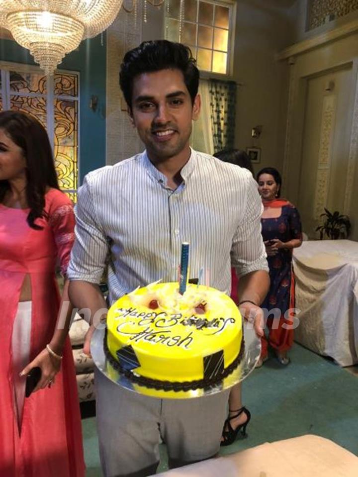 Harsh Nagar's birthday on the sets of Kartik purnima!