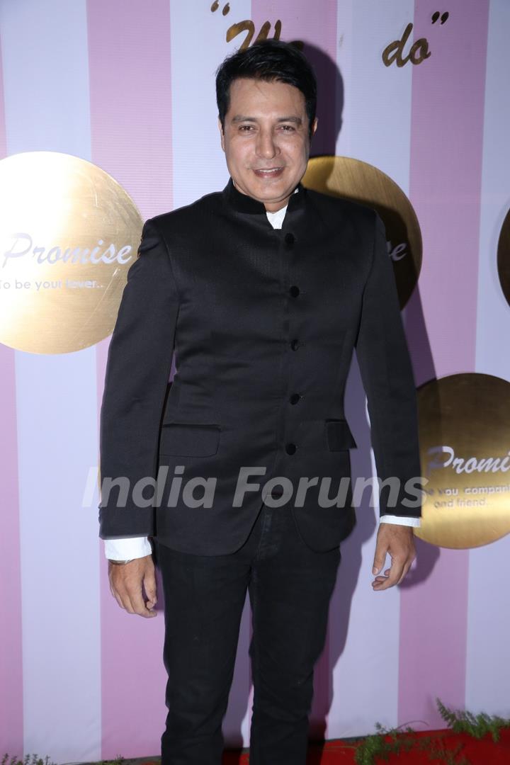 Celebrities at Kamya Panjabi-Shalabh Dang Wedding Reception!