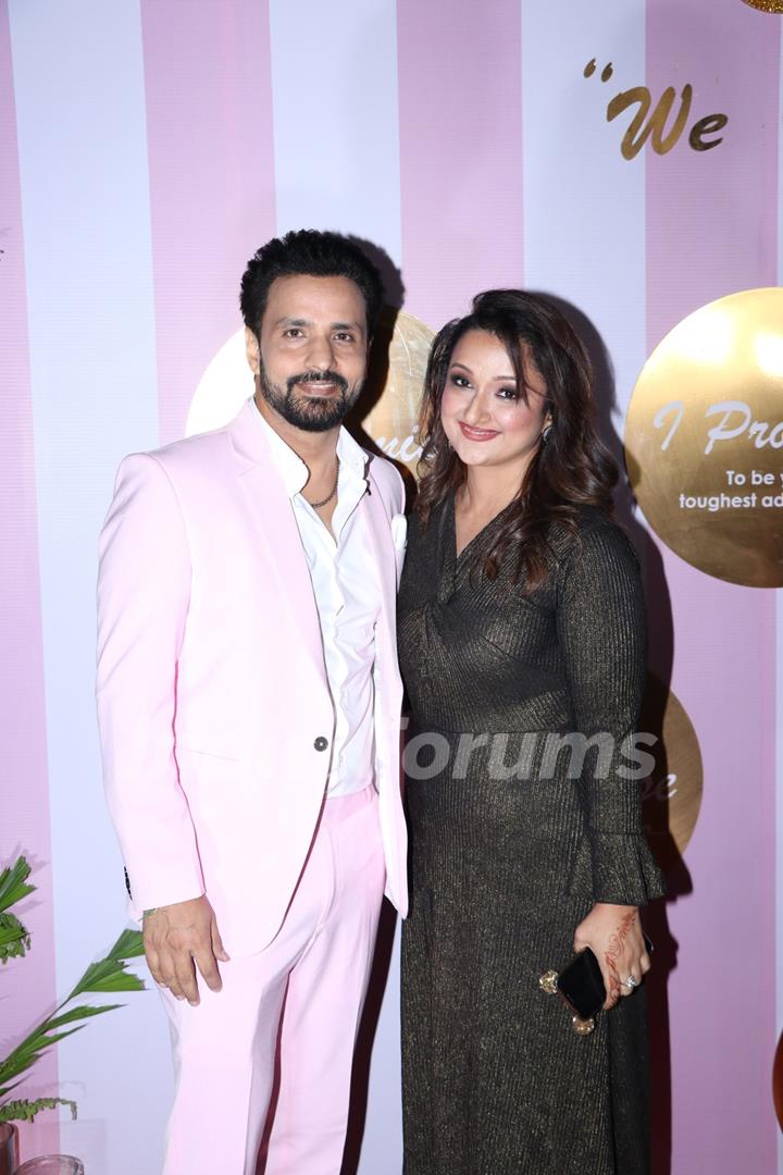 Celebrities at Kamya Panjabi-Shalabh Dang Wedding Reception!