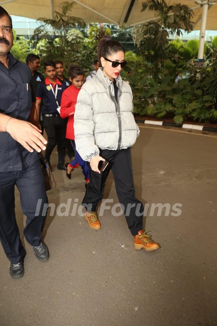 Kareena Kapoor spotted at airport