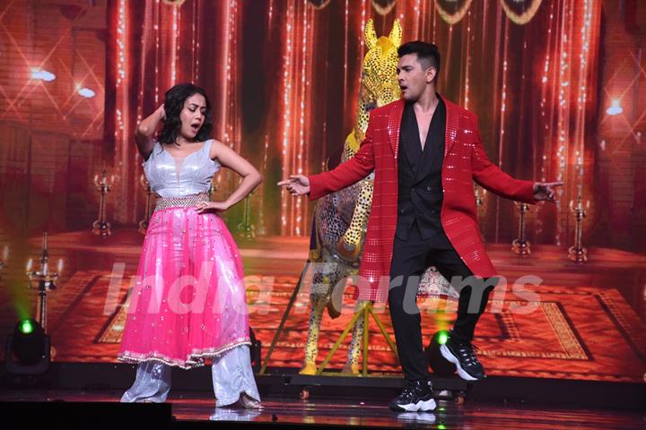 Adi and Neha dance performance on Indian idol 11