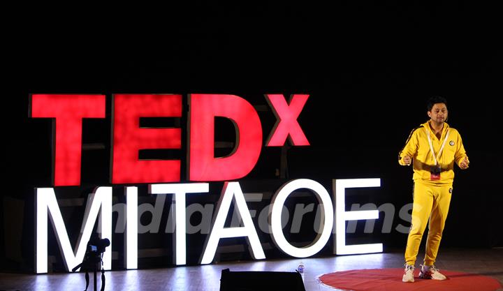 Swapnil Joshi during his TEDxMitaoge Talk on  the 'Gift of Walking'