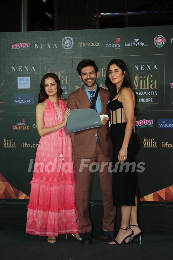 Kartik, Katrina and Dia IIFA Press conference! 