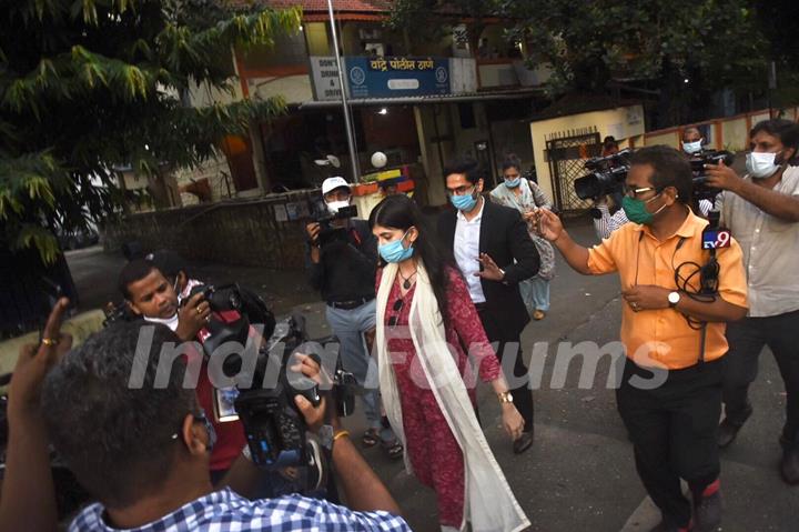 Sanjana Sanghi visits Bandra Police station with her Lawyer!