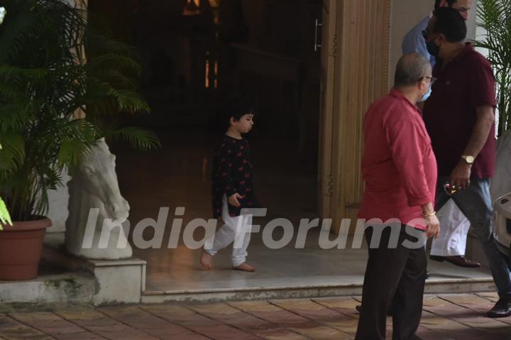 Taimur Ali Khan at Randhir Kapoor's home to celebrate Rakhsha Bandhan