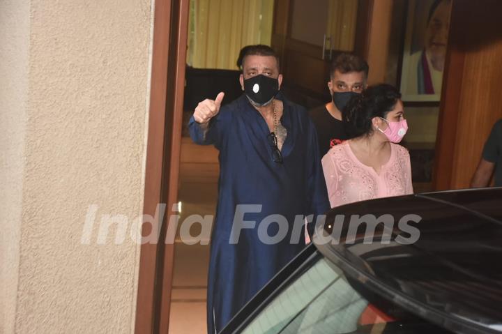 Sanjay Dutt leaves for Cancer Treatment at Kokilaben Hospital