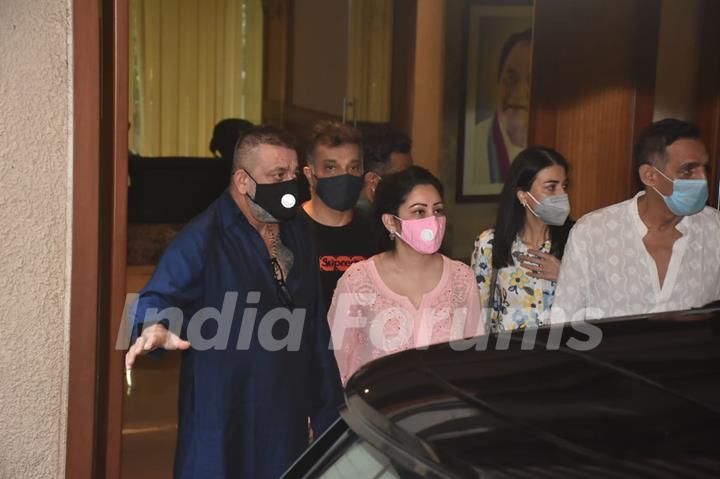 Sanjay Dutt leaves for Cancer Treatment at Kokilaben Hospital