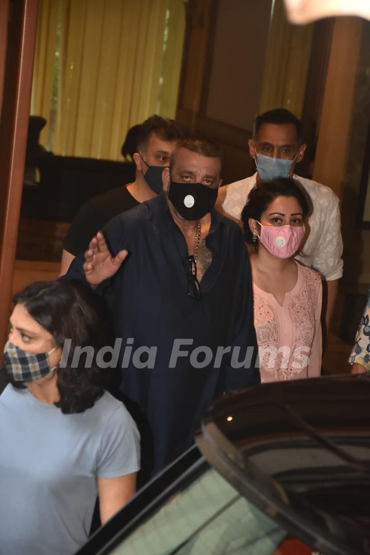 Sanjay Dutt leaves for Cancer Treatment at Kokilaben Hospital