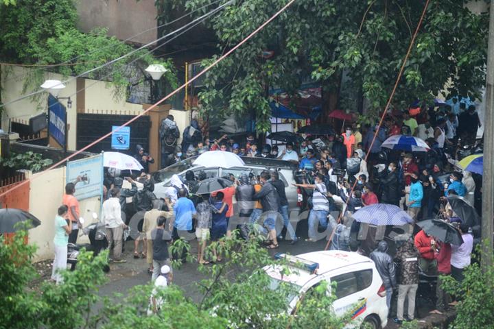 Rhea Chakraborty's second visit at DRDO guesthouse for CBI Inquiry!