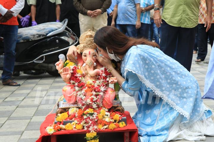 Bhushan Kumar and Divya Khosla Kumar Bid Adieu to T-Series Ganpati Bappa