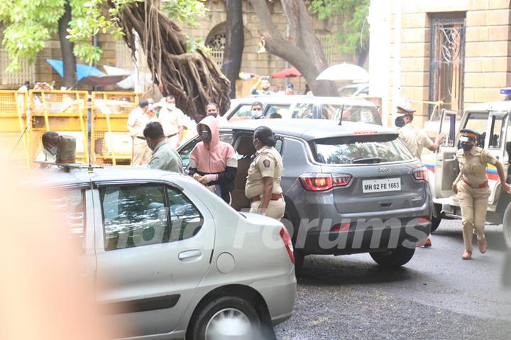 Rhea Chakraborty and brother Showik Chakraborty arrive at NCB office for interrogation!