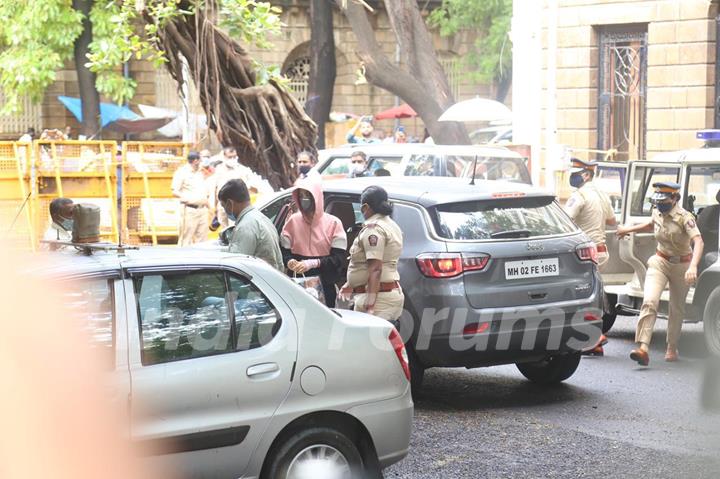 Rhea Chakraborty and brother Showik Chakraborty arrive at NCB office for interrogation!