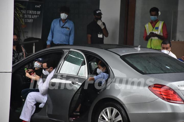 Saif Ali KHan and Taimur Ali Khan snapped at Airport