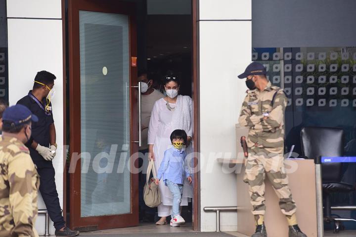 Taimur Ali Khan and Kareena Kapoor Khan at private airport in Kalina 