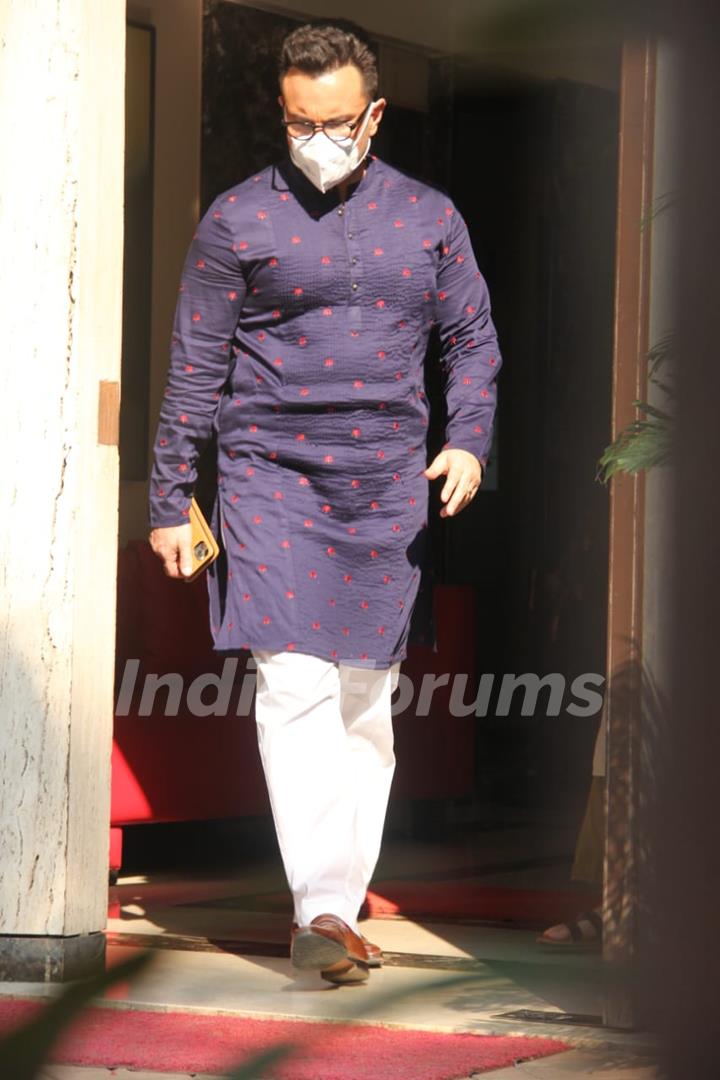 Saif Ali Khan snapped in Bandra!