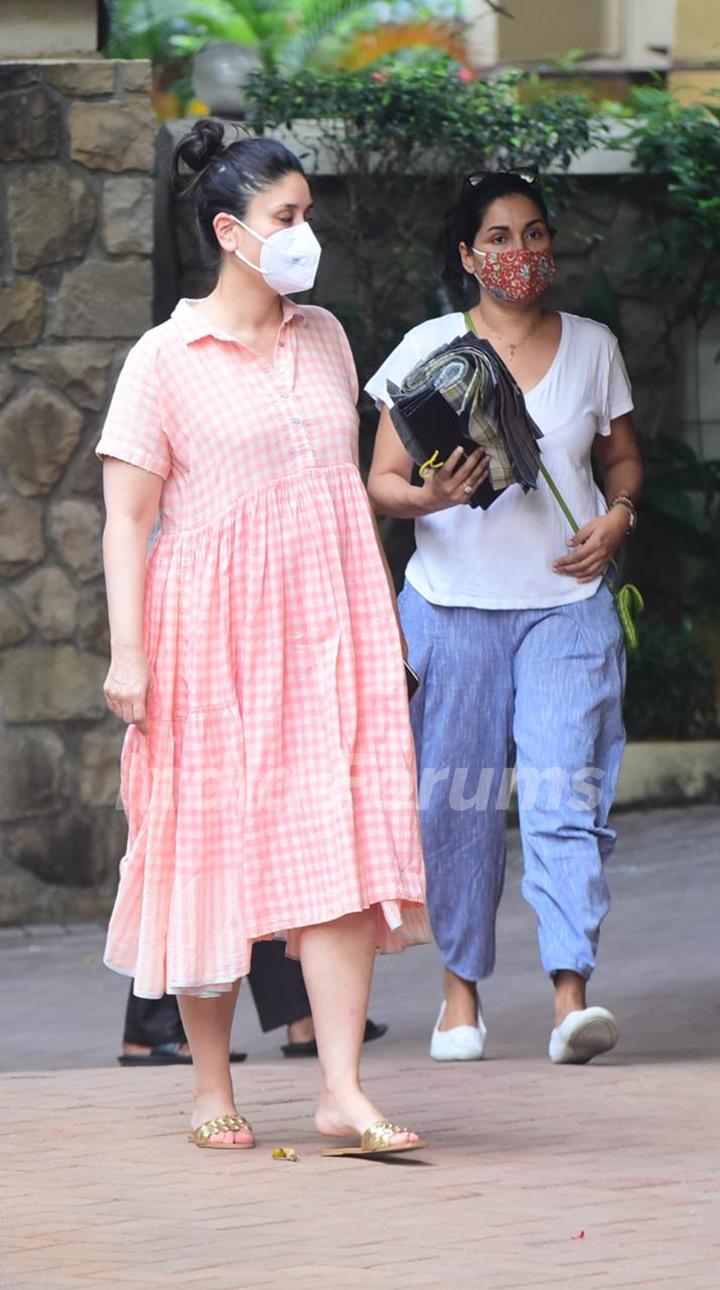 Kareena Kapoor Khan snapped around the town! 