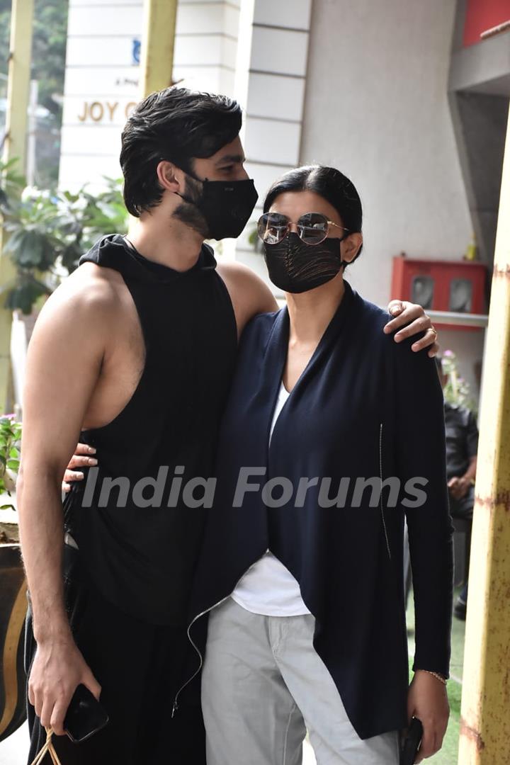 Sushmita Sen and boyfriend Rohman Shawl snapped at Bandra